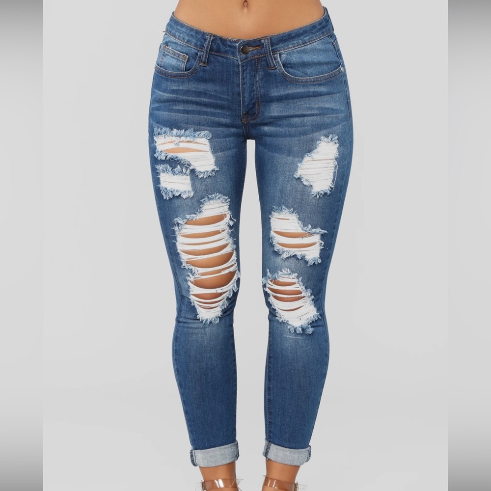 Fashion Nova Digging For Gold Distressed Jeans 🚨New W/ Tags 🏷️